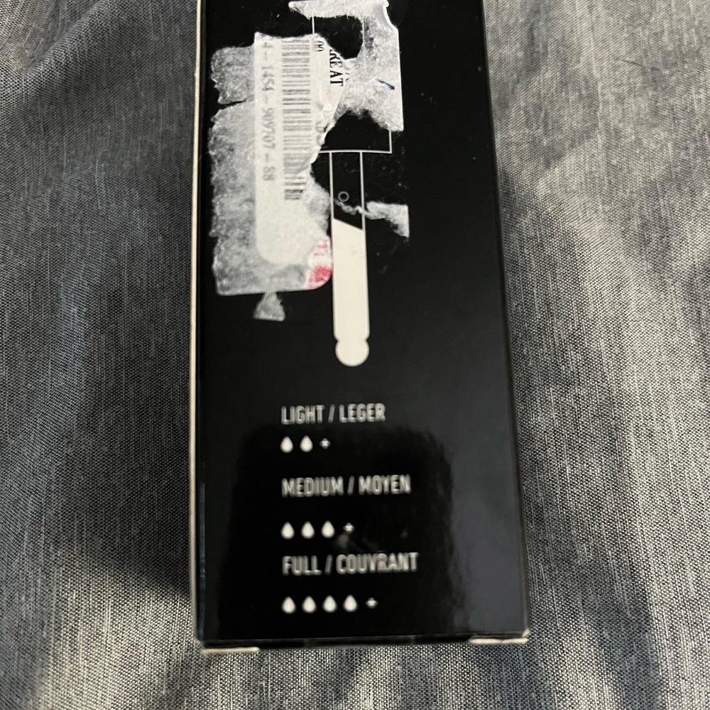 Nyx Total Control Drop Foundation - Picture 3 of 7